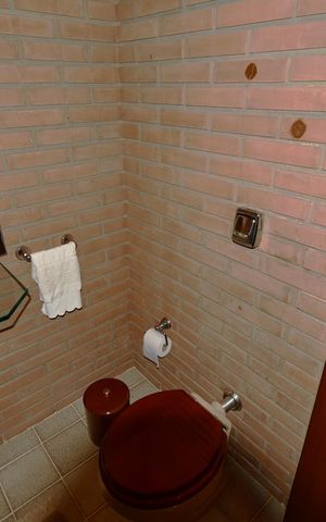 Casa à venda com 300m², 4 quartos e 4 vagasLavabo