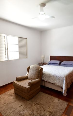 Casa à venda com 300m², 4 quartos e 4 vagasQuarto 4 - Suíte