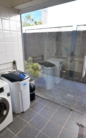 Casa à venda com 300m², 4 quartos e 4 vagasÁrea de Serviço