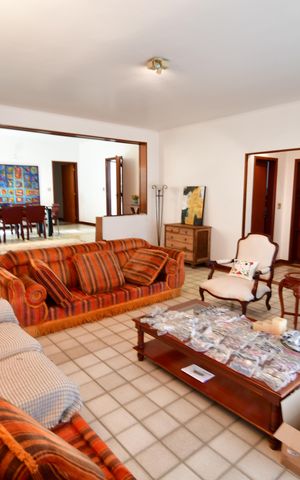 Casa à venda com 300m², 4 quartos e 4 vagasSala