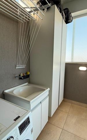 Apartamento à venda com 126m², 2 quartos e 2 vagas Apartamento à venda com 126m², 2 quartos e 2 vagasLavanderia - Andar de cima