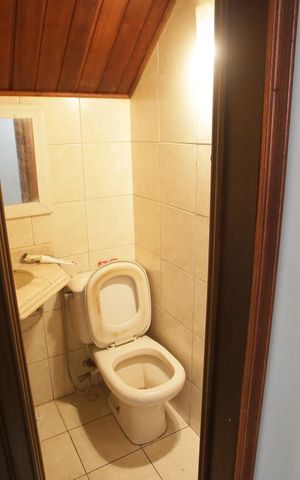 Casa à venda com 180m², 5 quartos e 2 vagasLavabo