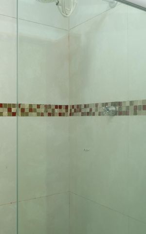 Casa à venda com 180m², 4 quartos e 4 vagasBanheiro da Suíte