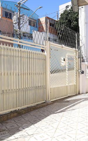Casa à venda com 180m², 4 quartos e 4 vagasQuintal
