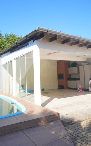 Casa à venda com 122m², 3 quartos e 2 vagasPiscina