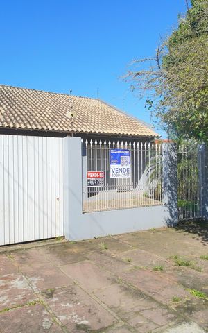 Casa à venda com 122m², 3 quartos e 2 vagasFachada