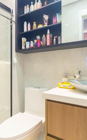 Apartamento à venda com 70m², 2 quartos e 1 vaga Apartamento à venda com 70m², 2 quartos e 1 vagaBanheiro Social