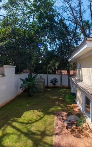 Casa à venda com 920m², 6 quartos e 13 vagas Casa à venda com 920m², 6 quartos e 13 vagasQuintal