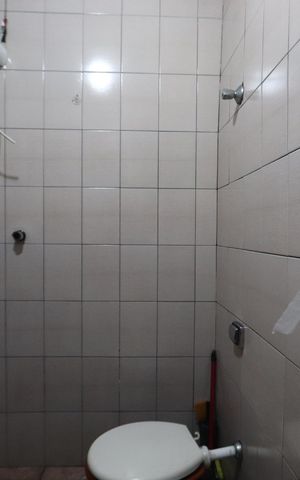 Casa à venda com 151m², 3 quartos e 2 vagasBanheiro 1