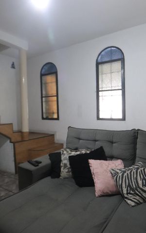 Casa à venda com 151m², 3 quartos e 2 vagasSala