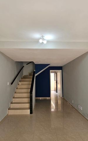 Casa à venda com 93m², 2 quartos e 1 vaga Casa à venda com 93m², 2 quartos e 1 vagaSala