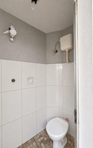Casa à venda com 93m², 2 quartos e 1 vaga Casa à venda com 93m², 2 quartos e 1 vagaBanheiro
