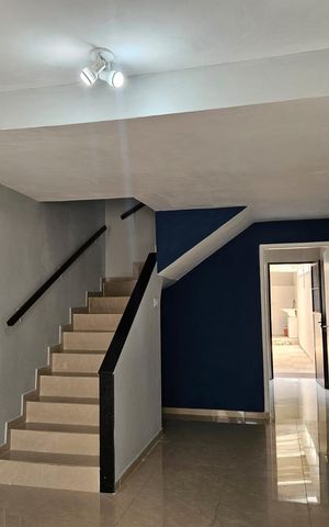 Casa à venda com 93m², 2 quartos e 1 vaga Casa à venda com 93m², 2 quartos e 1 vagaSala