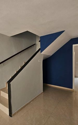 Casa à venda com 93m², 2 quartos e 1 vaga