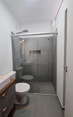 Casa à venda com 93m², 2 quartos e 1 vaga Casa à venda com 93m², 2 quartos e 1 vagaBanheiro