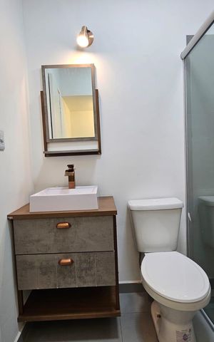 Casa à venda com 93m², 2 quartos e 1 vaga Casa à venda com 93m², 2 quartos e 1 vagaBanheiro