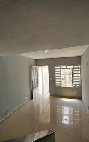 Casa à venda com 93m², 2 quartos e 1 vaga Casa à venda com 93m², 2 quartos e 1 vagaSala