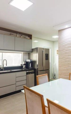 Casa à venda com 250m², 3 quartos e 4 vagas Casa à venda com 250m², 3 quartos e 4 vagasCozinha