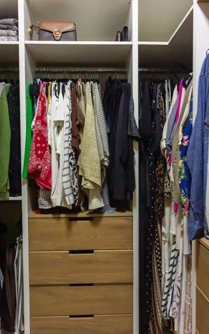 Casa à venda com 250m², 3 quartos e 4 vagas Casa à venda com 250m², 3 quartos e 4 vagasCloset