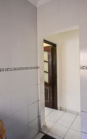 Casa à venda com 212m², 3 quartos e 2 vagas Casa à venda com 212m², 3 quartos e 2 vagasÁrea de serviço