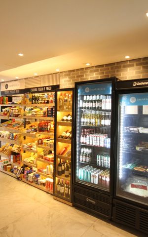 Apartamento à venda com 61m², 2 quartos e 1 vagaMini Mercado