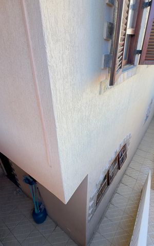 Casa à venda com 170m², 3 quartos e 2 vagas Casa à venda com 170m², 3 quartos e 2 vagasÁrea externa