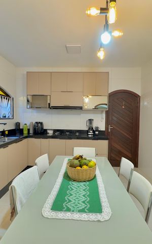Casa à venda com 170m², 3 quartos e 2 vagas Casa à venda com 170m², 3 quartos e 2 vagasCozinha