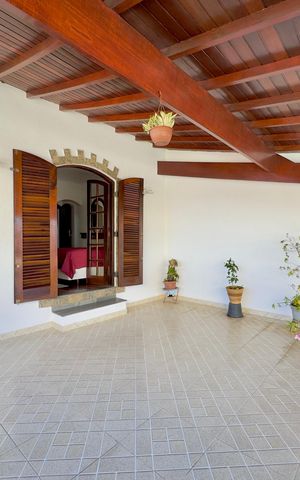Casa à venda com 170m², 3 quartos e 2 vagas Casa à venda com 170m², 3 quartos e 2 vagasSacada