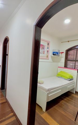 Casa à venda com 170m², 3 quartos e 2 vagas Casa à venda com 170m², 3 quartos e 2 vagasCorredor quartos