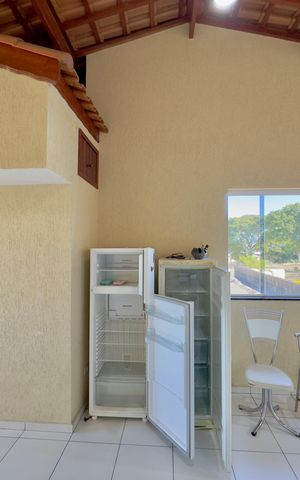 Casa à venda com 170m², 3 quartos e 2 vagas Casa à venda com 170m², 3 quartos e 2 vagasSalao