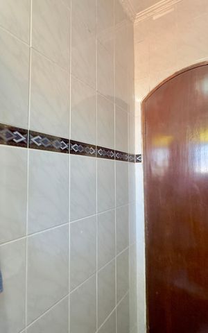 Casa à venda com 170m², 3 quartos e 2 vagas Casa à venda com 170m², 3 quartos e 2 vagasBanheiro 1