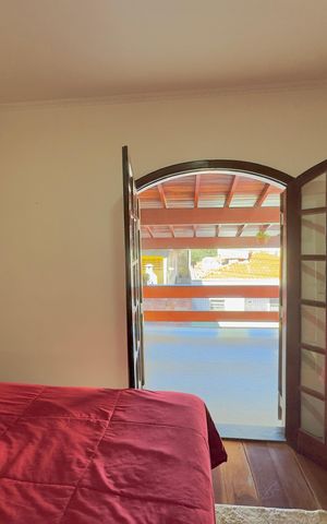 Casa à venda com 170m², 3 quartos e 2 vagas Casa à venda com 170m², 3 quartos e 2 vagasSacada