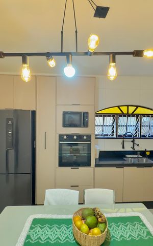 Casa à venda com 170m², 3 quartos e 2 vagas Casa à venda com 170m², 3 quartos e 2 vagasCozinha