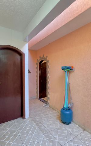 Casa à venda com 170m², 3 quartos e 2 vagas Casa à venda com 170m², 3 quartos e 2 vagasÁrea de Serviço