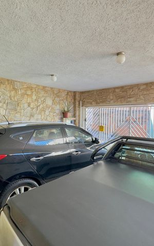 Casa à venda com 170m², 3 quartos e 2 vagas Casa à venda com 170m², 3 quartos e 2 vagasGaragem