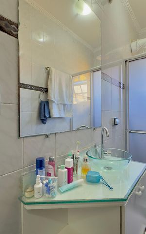 Casa à venda com 170m², 3 quartos e 2 vagas Casa à venda com 170m², 3 quartos e 2 vagasBanheiro 1