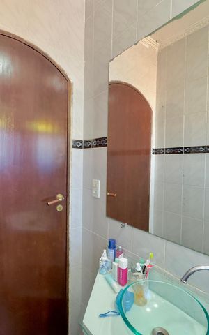Casa à venda com 170m², 3 quartos e 2 vagas Casa à venda com 170m², 3 quartos e 2 vagasBanheiro 1