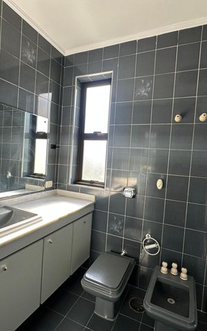 Casa de condomínio para alugar com 520m², 4 quartos e 4 vagasBanheiro da Suíte 2
