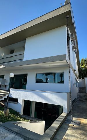 Casa de condomínio para alugar com 520m², 4 quartos e 4 vagasQuintal