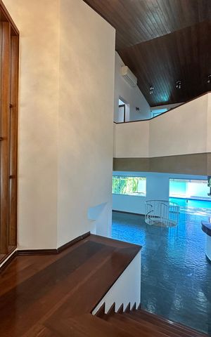 Casa de condomínio para alugar com 520m², 4 quartos e 4 vagasSala