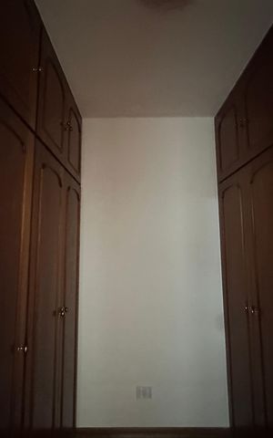Casa de condomínio para alugar com 520m², 4 quartos e 4 vagasCloset da suíte 1