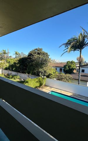 Casa de condomínio para alugar com 520m², 4 quartos e 4 vagasVaranda