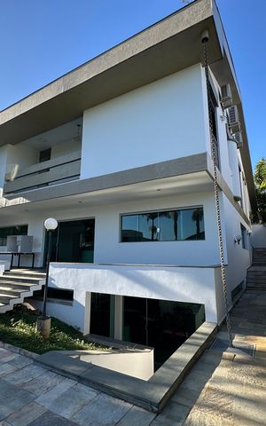 Casa de condomínio para alugar com 520m², 4 quartos e 4 vagasQuintal