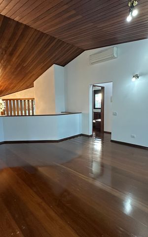 Casa de condomínio para alugar com 520m², 4 quartos e 4 vagasSala íntima 