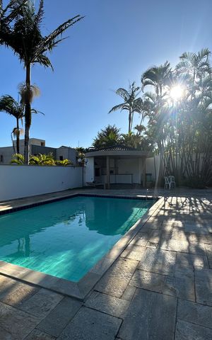 Casa de condomínio para alugar com 520m², 4 quartos e 4 vagasPiscina