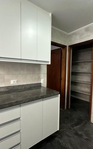 Casa de condomínio para alugar com 520m², 4 quartos e 4 vagasCozinha