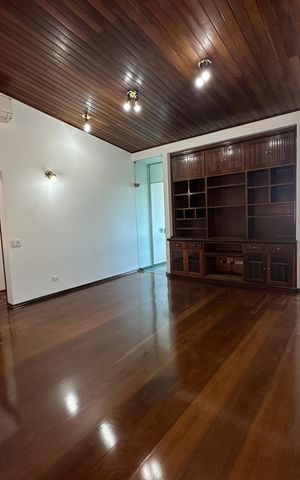 Casa de condomínio para alugar com 520m², 4 quartos e 4 vagasSala íntima 