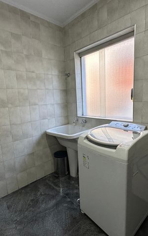 Casa de condomínio para alugar com 520m², 4 quartos e 4 vagasÁrea de Serviço