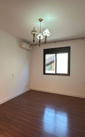 Casa de condomínio para alugar com 520m², 4 quartos e 4 vagasSuíte 2