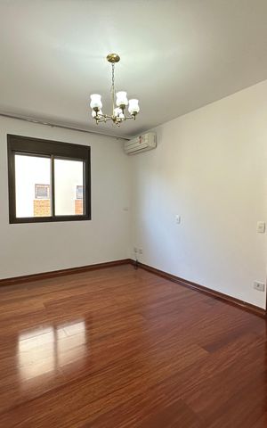 Casa de condomínio para alugar com 520m², 4 quartos e 4 vagasSuíte 1 